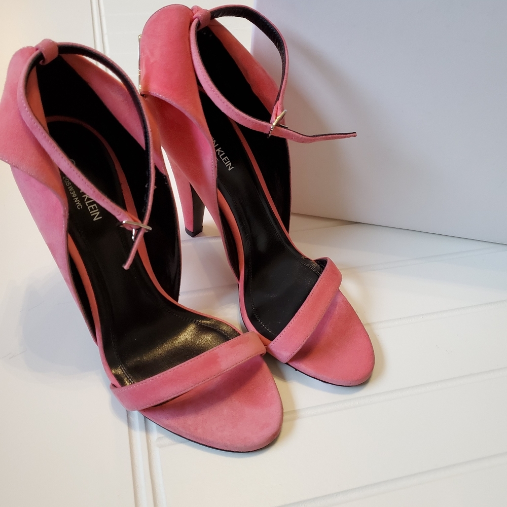 Calvin Klein Runway 205W39NYC Suede Pumps